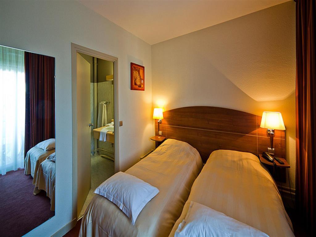 Kyriad Hotel Clermont Ferrand Centre Eksteriør billede